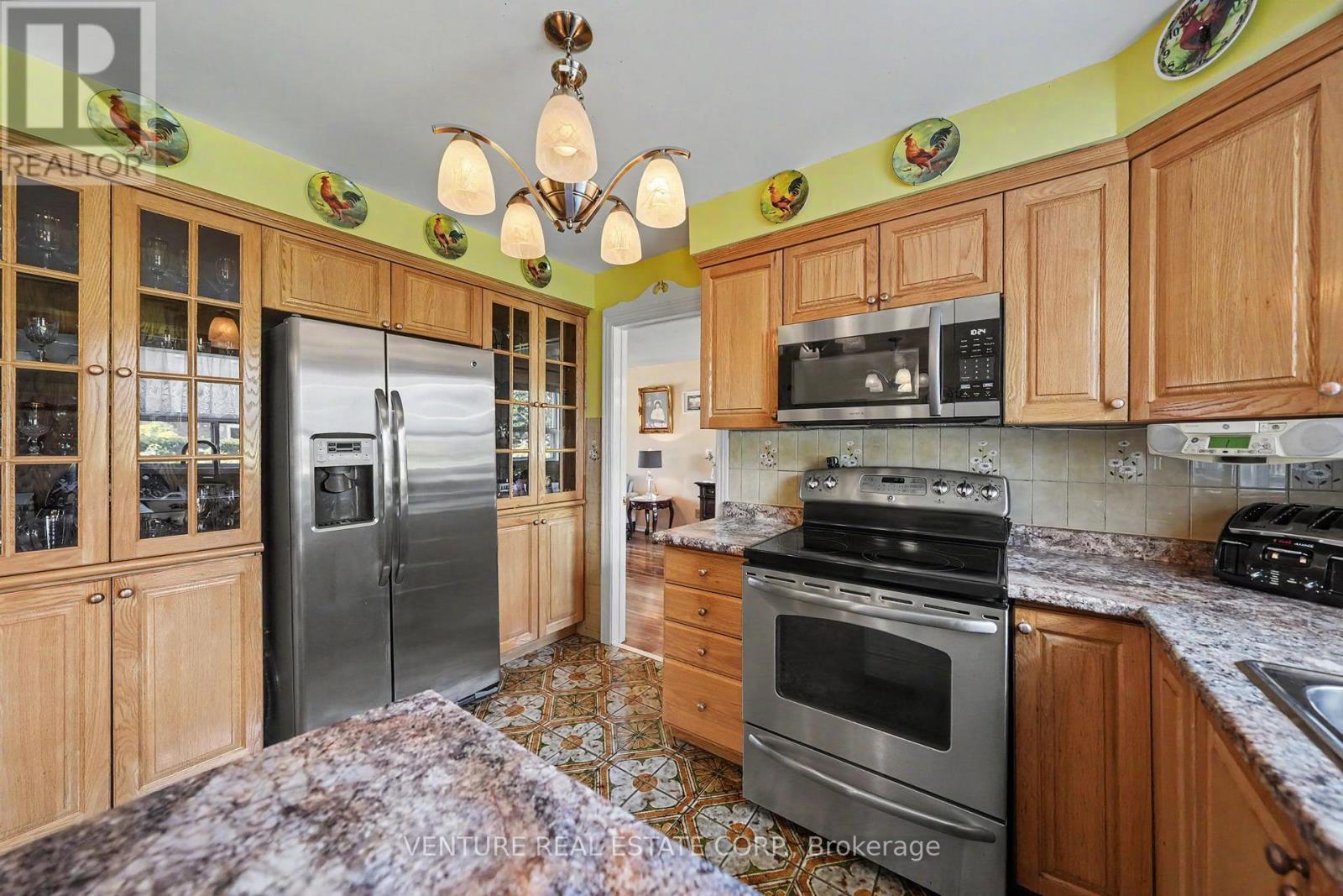 346 Centre Street N, Brampton, Ontario  L6V 3B5 - Photo 20 - W13214836