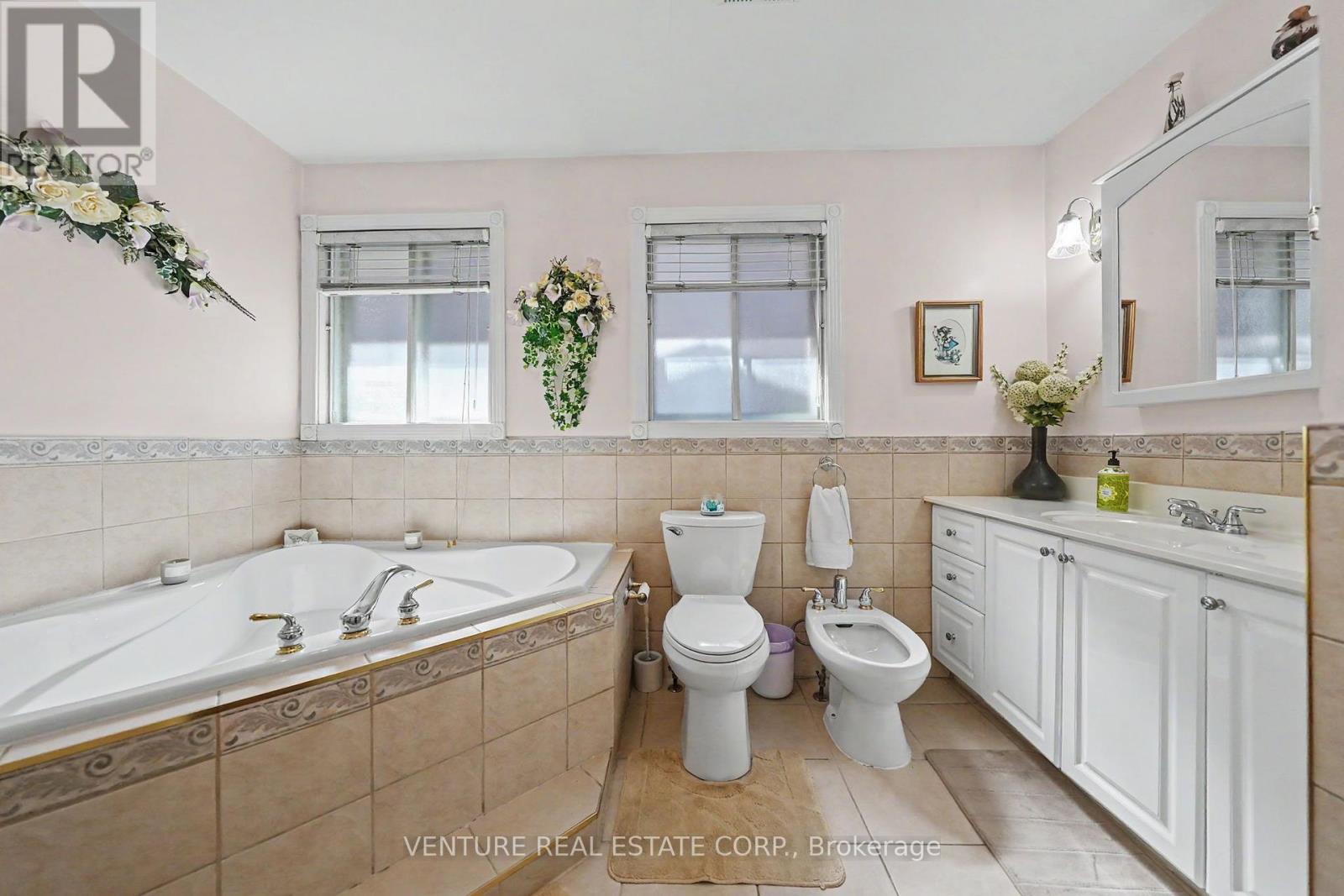 346 Centre Street N, Brampton, Ontario  L6V 3B5 - Photo 28 - W13214836
