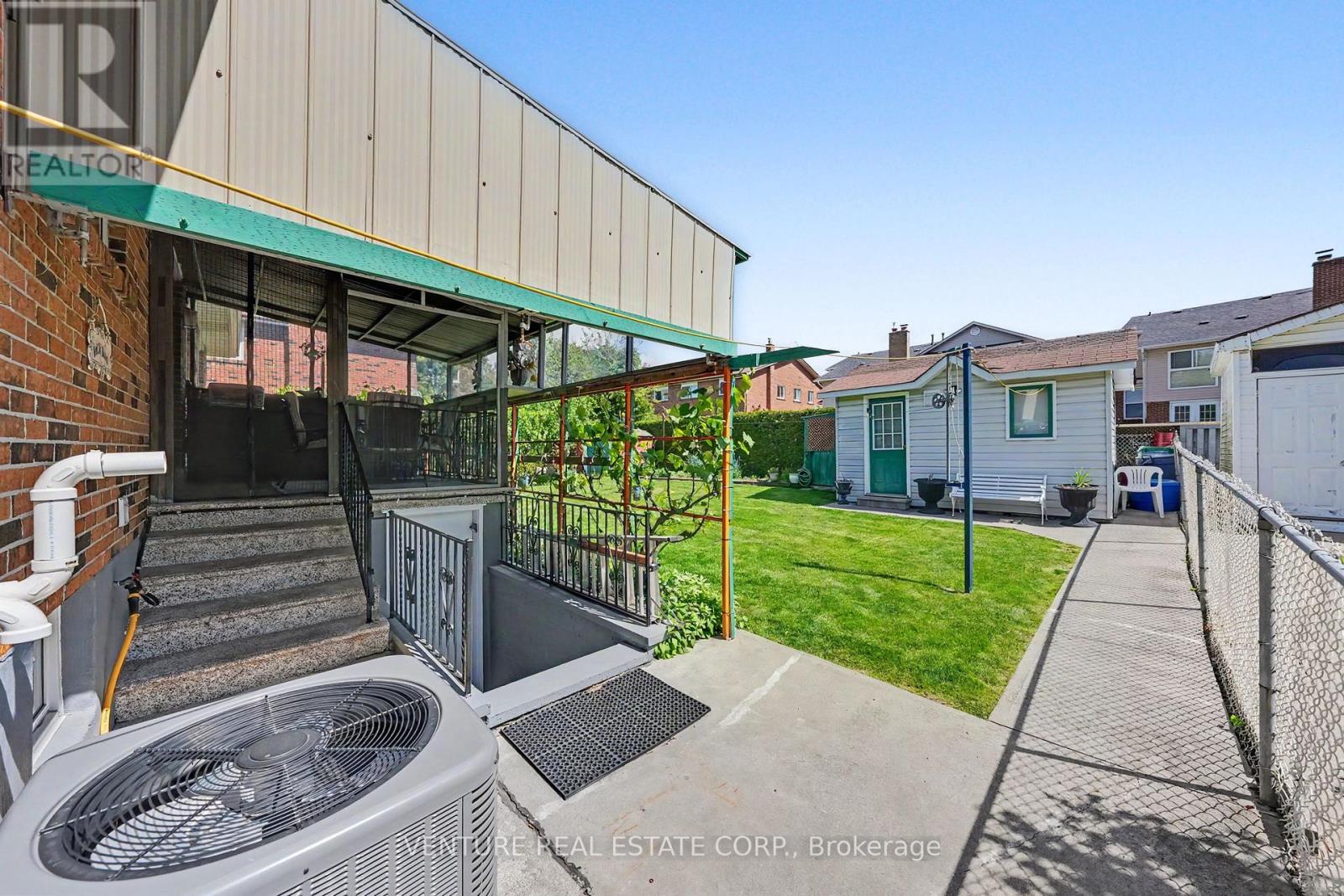 346 Centre Street N, Brampton, Ontario  L6V 3B5 - Photo 43 - W13214836