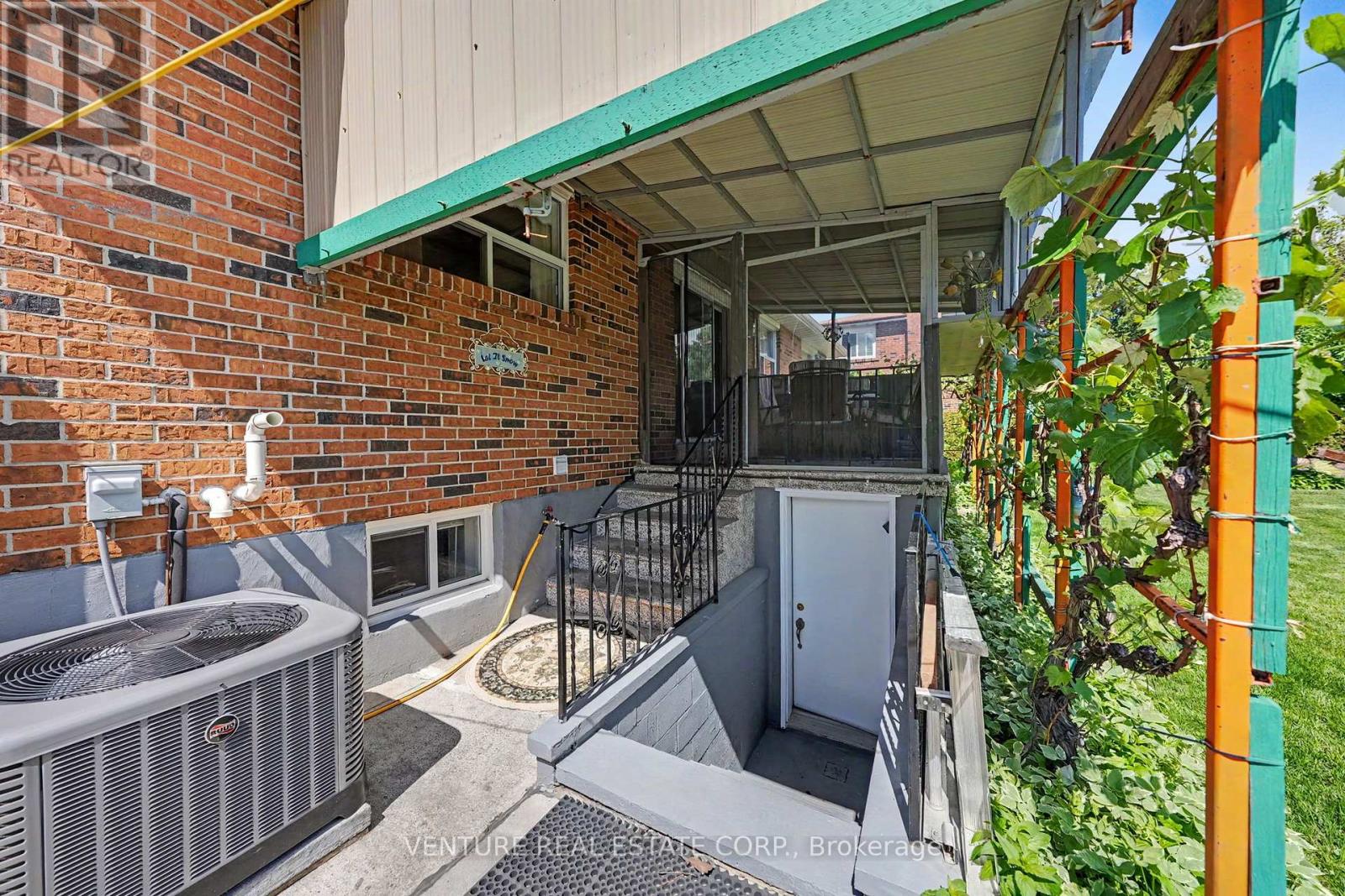 346 Centre Street N, Brampton, Ontario  L6V 3B5 - Photo 44 - W13214836