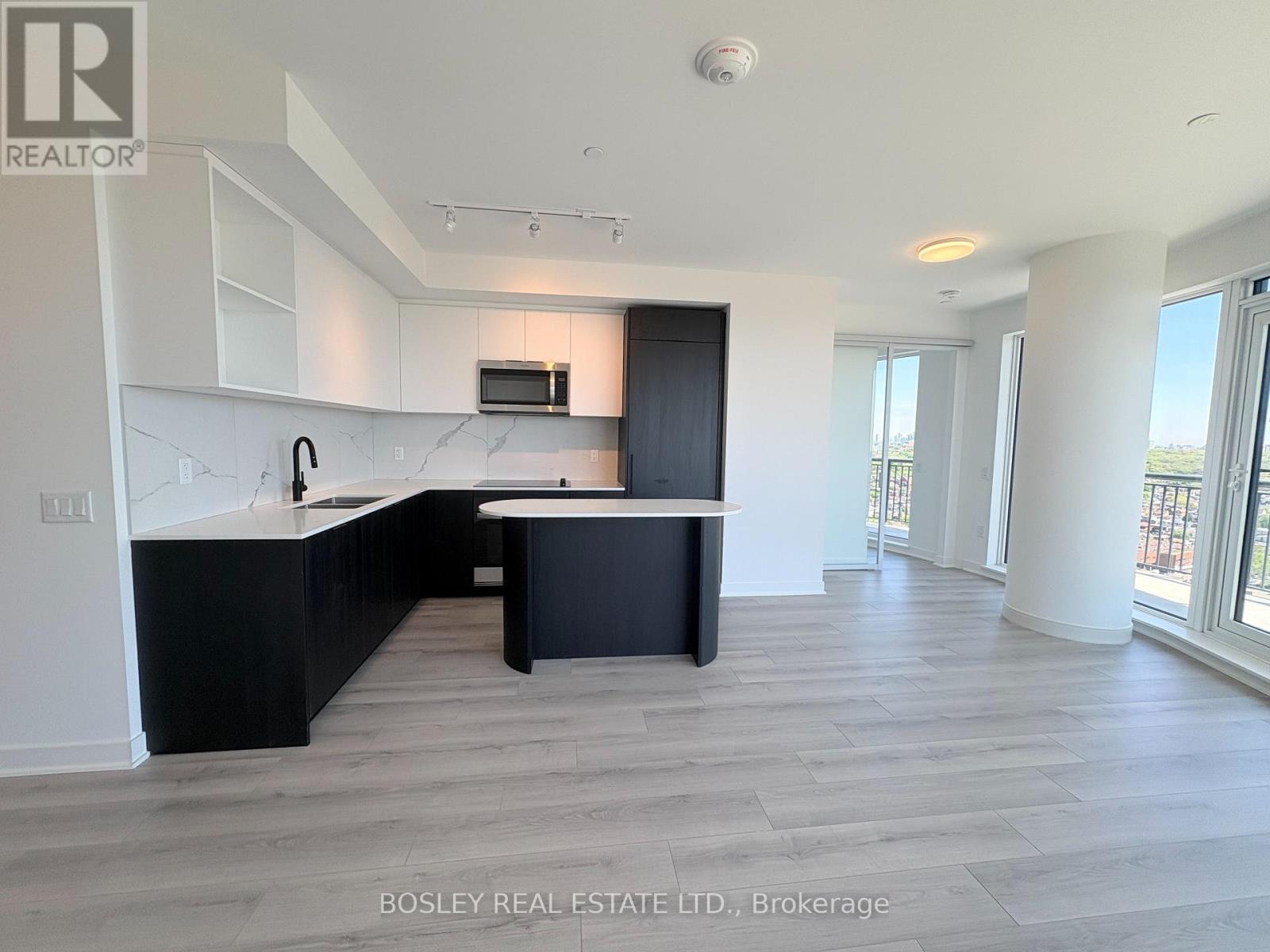 2207 - 1185 Dupont Avenue, Toronto, Ontario  M6H 0G5 - Photo 6 - W13214868