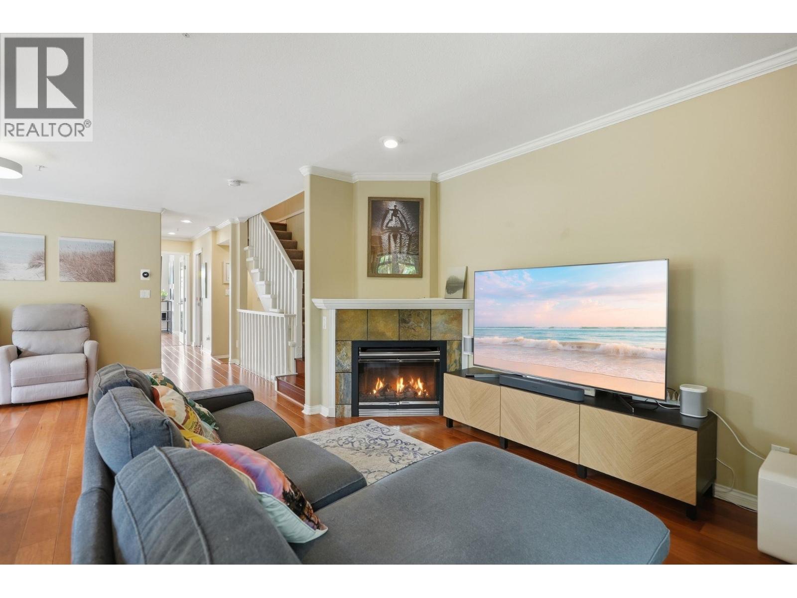 203 W 6th Street, North Vancouver, British Columbia  V7M 1K7 - Photo 6 - R3129561