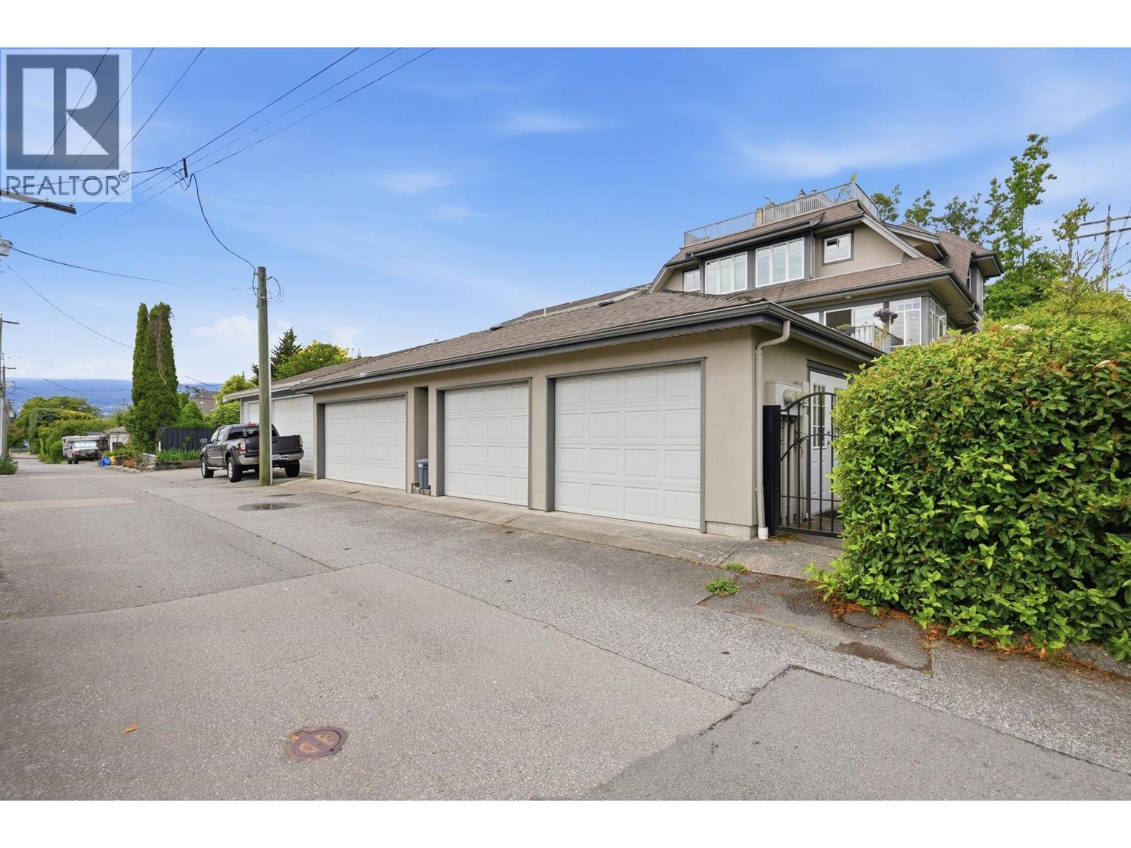 203 W 6th Street, North Vancouver, British Columbia  V7M 1K7 - Photo 33 - R3129561