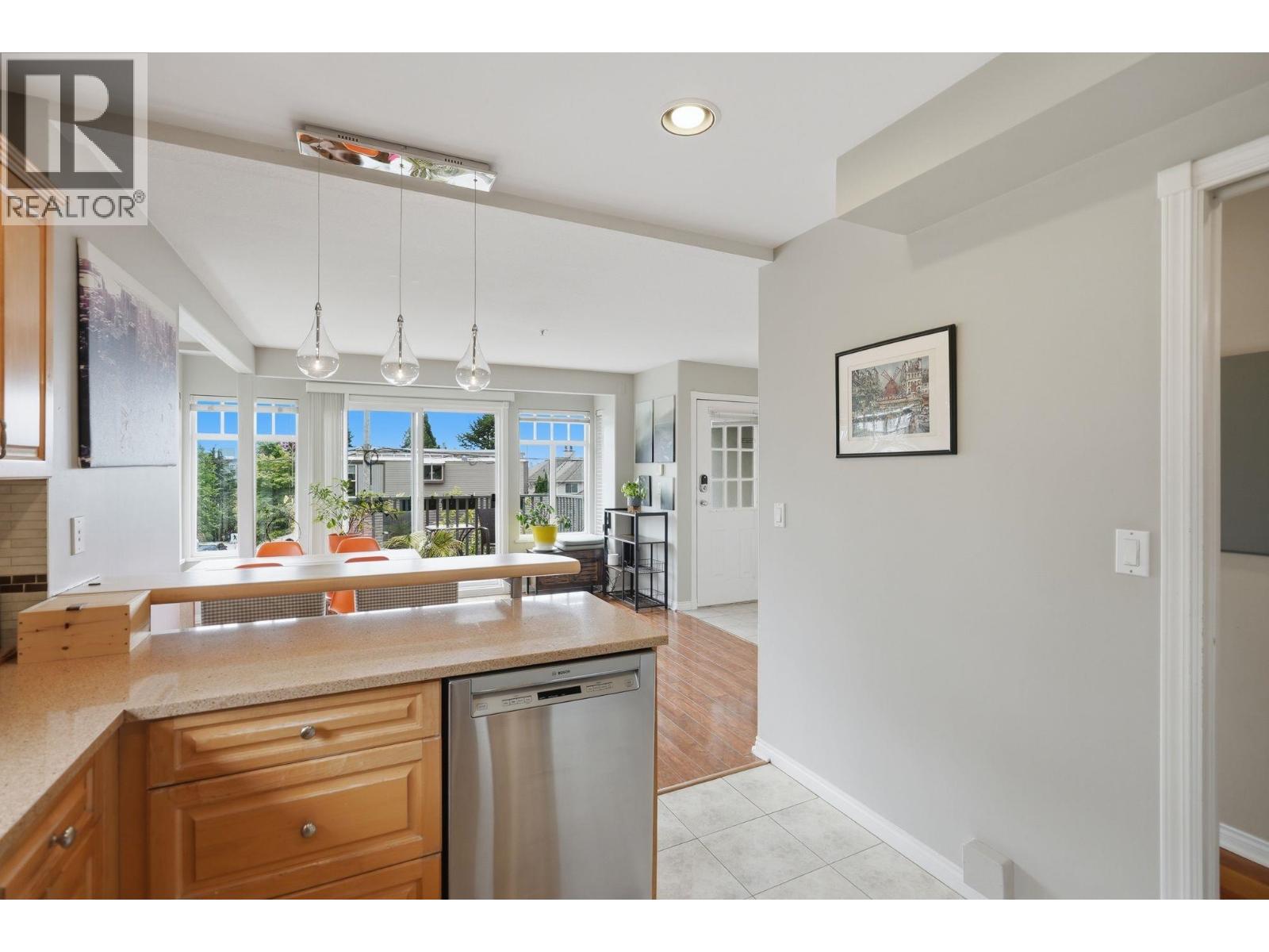 203 W 6th Street, North Vancouver, British Columbia  V7M 1K7 - Photo 8 - R3129561