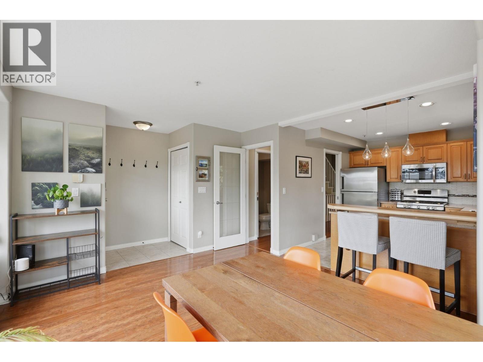 203 W 6th Street, North Vancouver, British Columbia  V7M 1K7 - Photo 11 - R3129561
