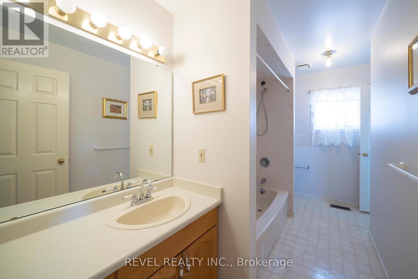 23 Trillium Way, Brantford, Ontario  N3R 7T7 - Photo 15 - X13214568