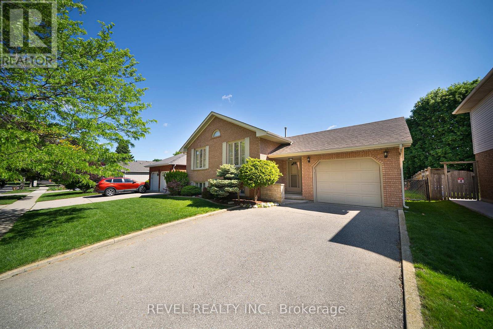 23 Trillium Way, Brantford, Ontario  N3R 7T7 - Photo 2 - X13214568