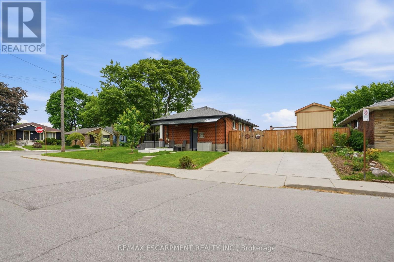 150 Mountville Avenue, Hamilton, Ontario  L9A 1E7 - Photo 2 - X13214772