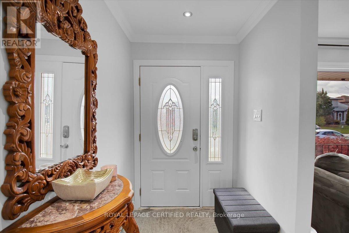 35 Trenholme Crescent, Hamilton, Ontario  L8W 2L4 - Photo 4 - X13214884