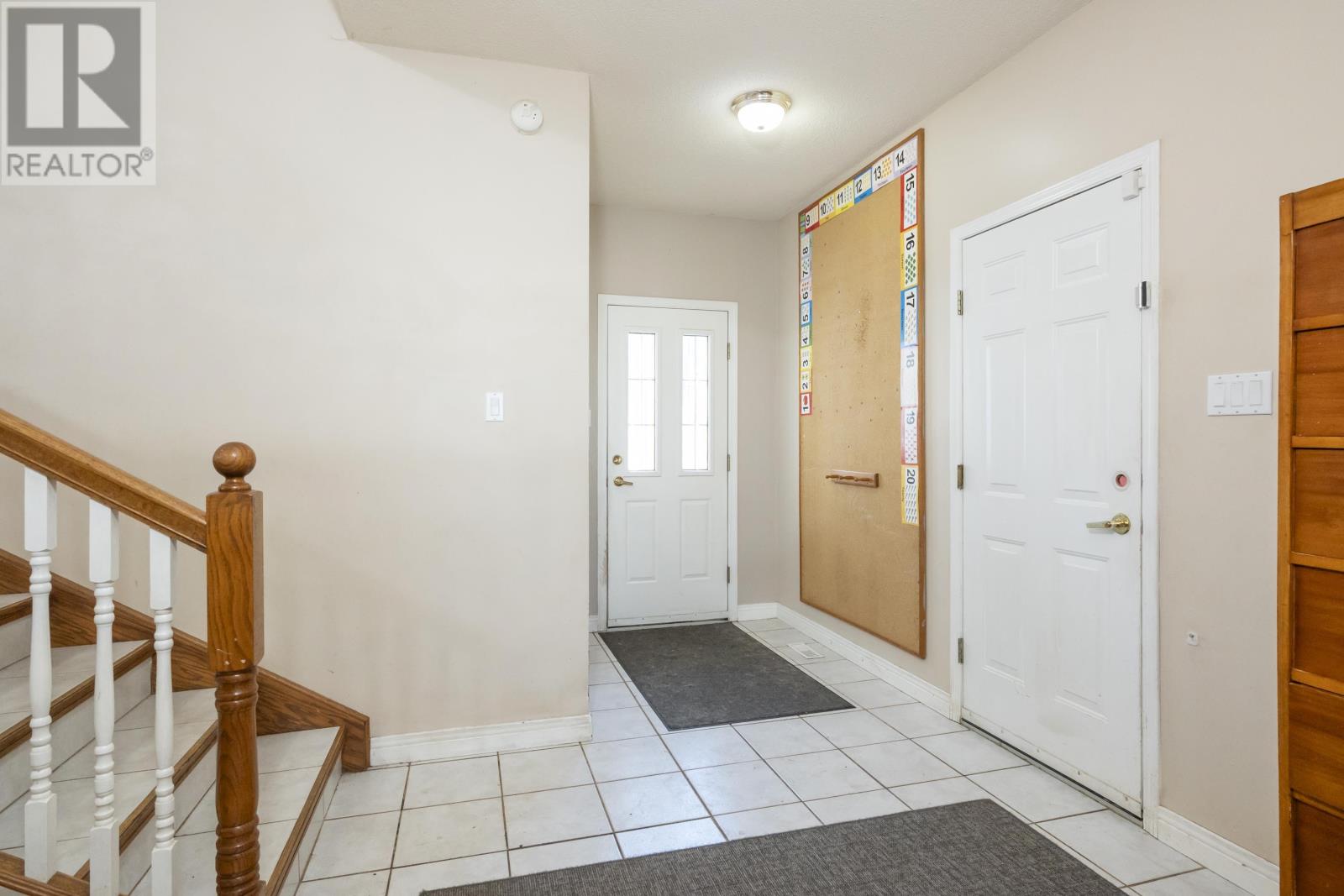 215 Linden Ct, Thunder Bay, Ontario  P7B 6R6 - Photo 6 - TB2601263