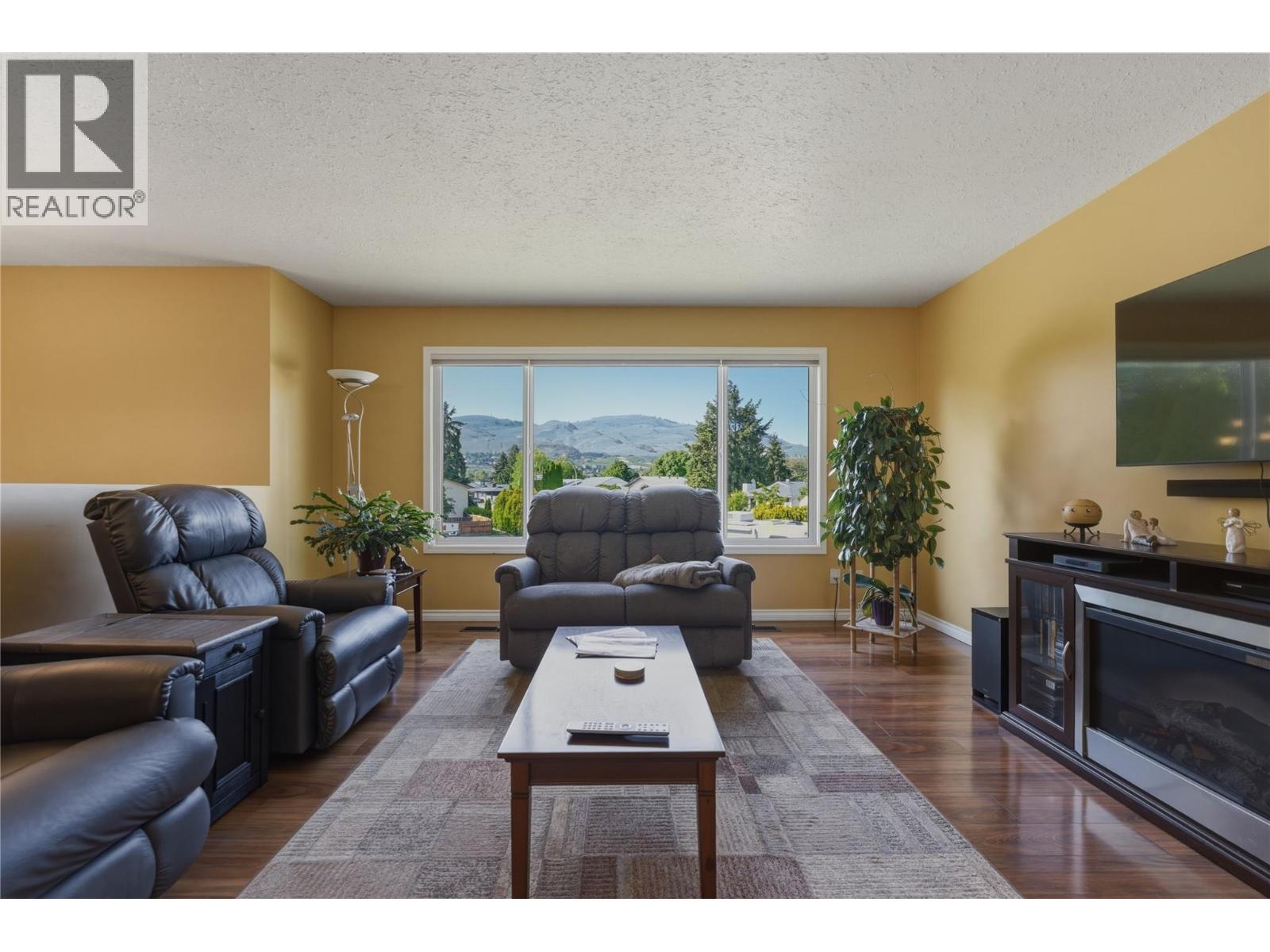 5524 South Vernon Place, Vernon, British Columbia  V1T 8N5 - Photo 7 - 10387956