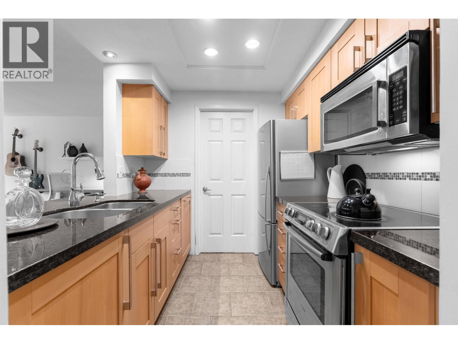 101 2412 Alder Street, Vancouver, British Columbia V6H 3Z4 - Photo 11 - R3129663