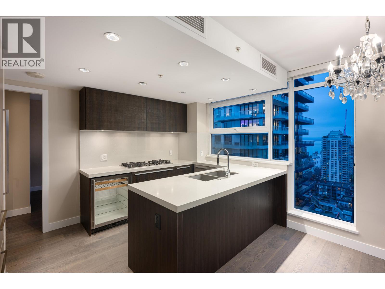 2701 1351 Continental Street, Vancouver, British Columbia  V6Z 0C6 - Photo 3 - R3129667