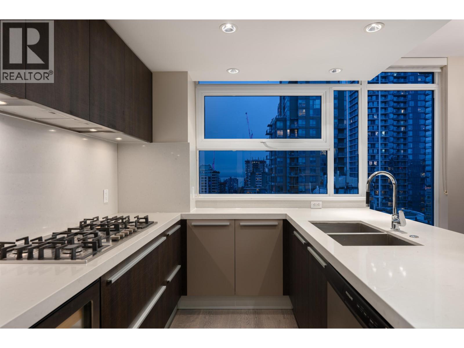 2701 1351 Continental Street, Vancouver, British Columbia  V6Z 0C6 - Photo 4 - R3129667