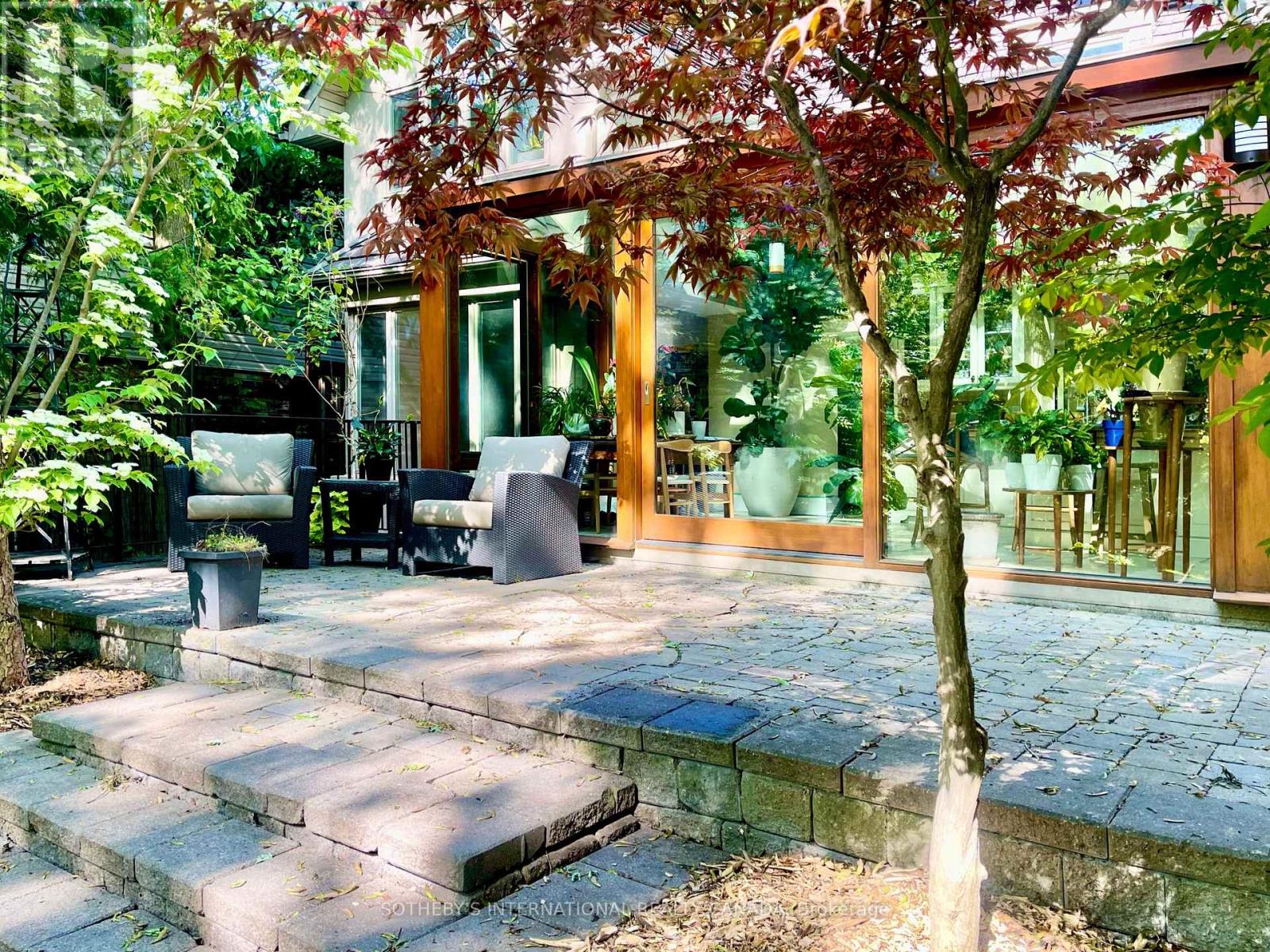 36 Donwoods Drive, Toronto, Ontario  M4N 2G1 - Photo 3 - C13214936