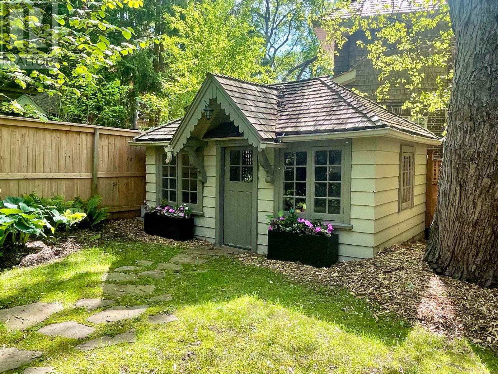 36 Donwoods Drive, Toronto, Ontario  M4N 2G1 - Photo 6 - C13214936