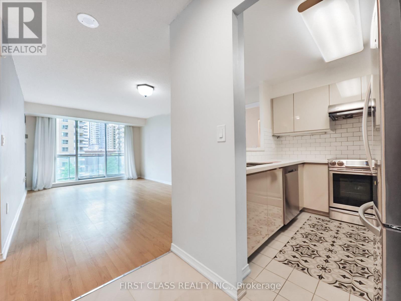 606 - 8 Pemberton Avenue, Toronto, Ontario  M2M 4K8 - Photo 7 - C13214956