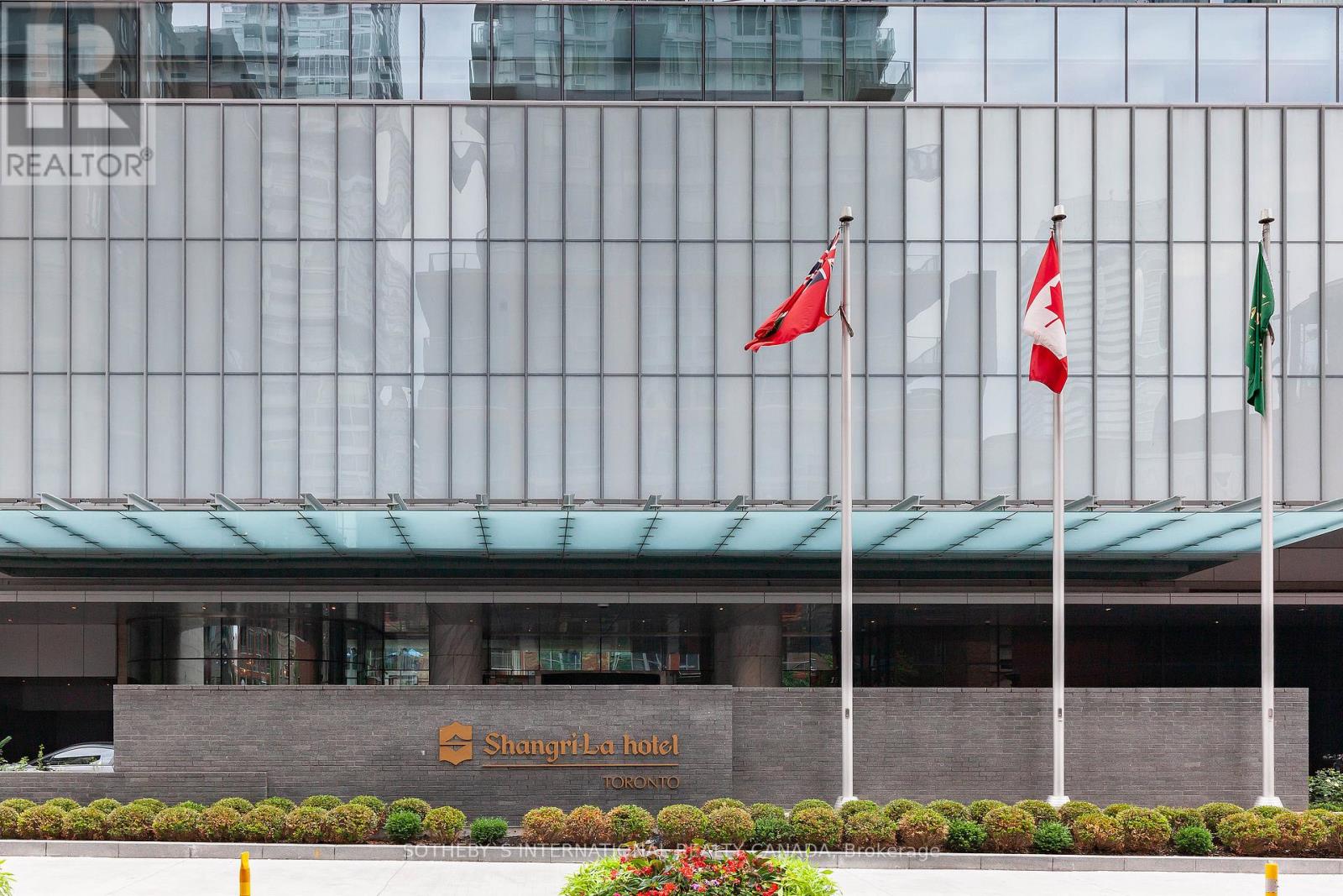 3002 - 180 University Avenue, Toronto, Ontario  M5H 0A2 - Photo 2 - C13214998