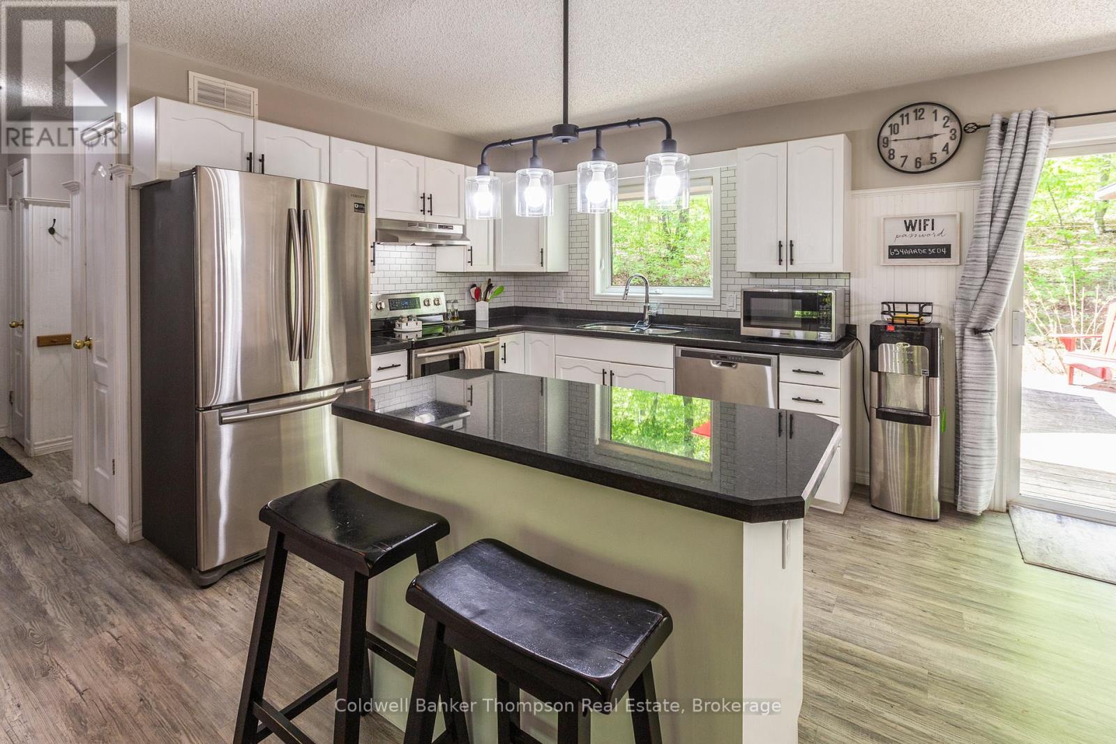 1067 Hillside Crescent, Lake Of Bays, Ontario P1H 2J6 - Photo 8 - X13214992