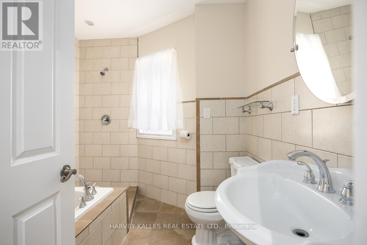 50 Ashdale Avenue, Toronto, Ontario  M4L 2Y7 - Photo 24 - E13214924