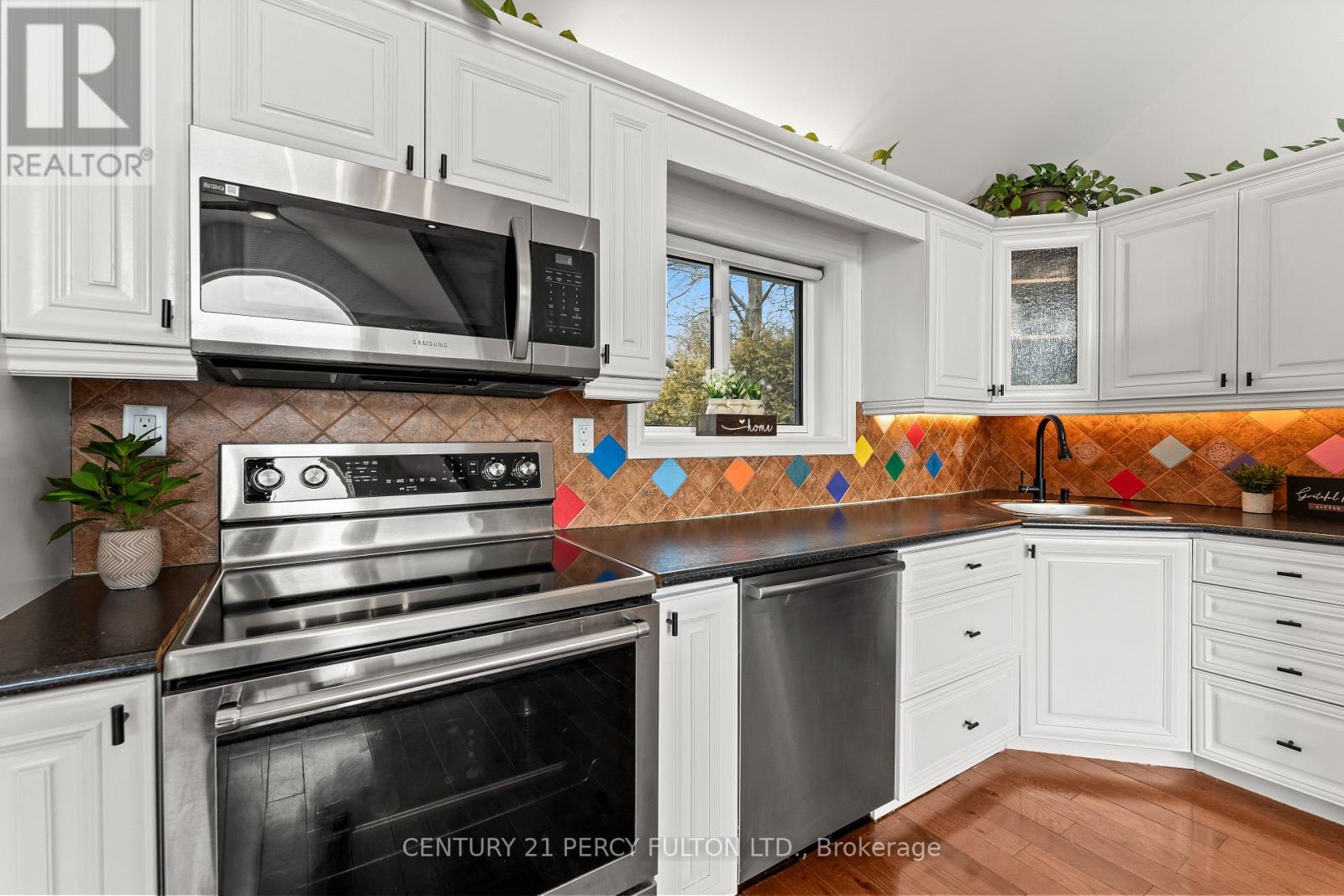 127 Cedar Crest Beach Road, Clarington, Ontario  L1C 3K3 - Photo 10 - E13214988