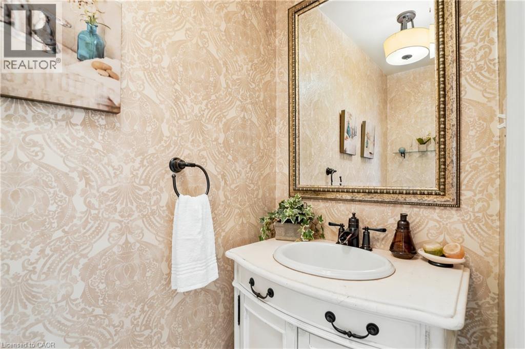 24 Benziger Lane, Stoney Creek, Ontario  L8E 6B6 - Photo 15 - 40834865