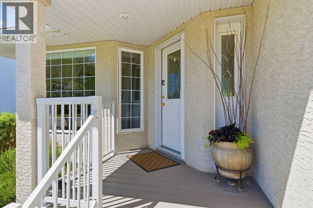 27 Strathmore Lakes Crescent, Strathmore, Alberta  T1P 1L7 - Photo 2 - A2313895