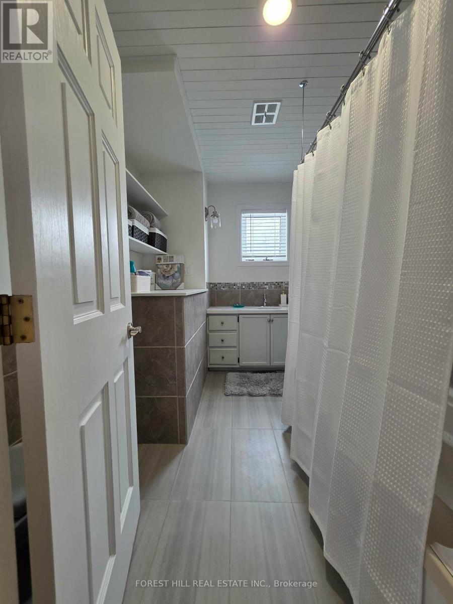 859 Lakeshore Road E, Oro-Medonte, Ontario  L0L 1T0 - Photo 12 - S12991816