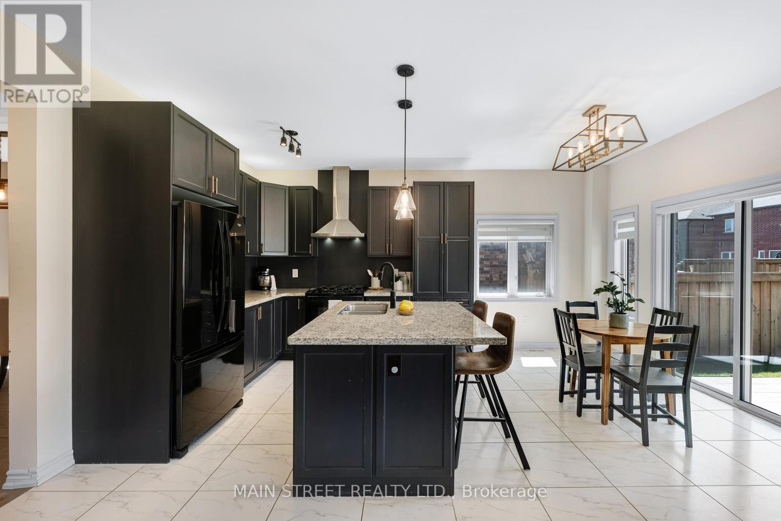 1518 Emberton Way, Innisfil, Ontario  L9S 0L6 - Photo 7 - N13214980