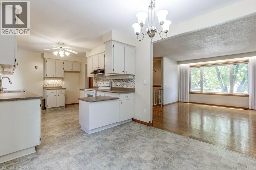 70 Graystone Drive, Hamilton, Ontario  L9C 4R8 - Photo 12 - 40834681