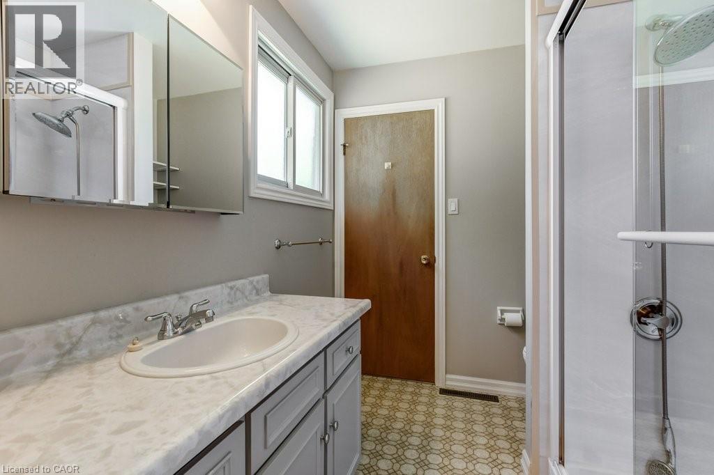 70 Graystone Drive, Hamilton, Ontario  L9C 4R8 - Photo 27 - 40834681