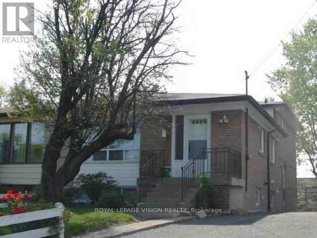 <div class="slider-price">$800,000</div><p>47 Allanford Road, Toronto, Ontario</p>