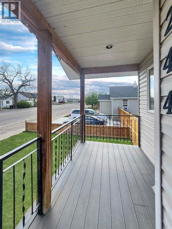 244 Crescent Avenue N, Picture Butte, Alberta  T0K 1V0 - Photo 2 - A2314034