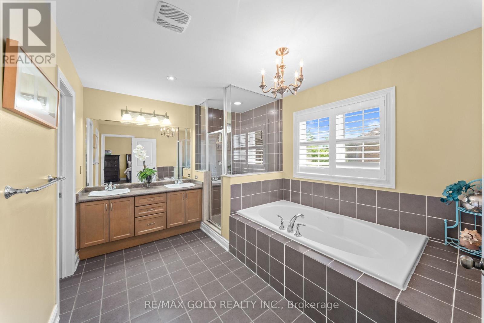 18 Hampton Springs Drive, Brampton, Ontario  L6P 2W4 - Photo 24 - W13214898