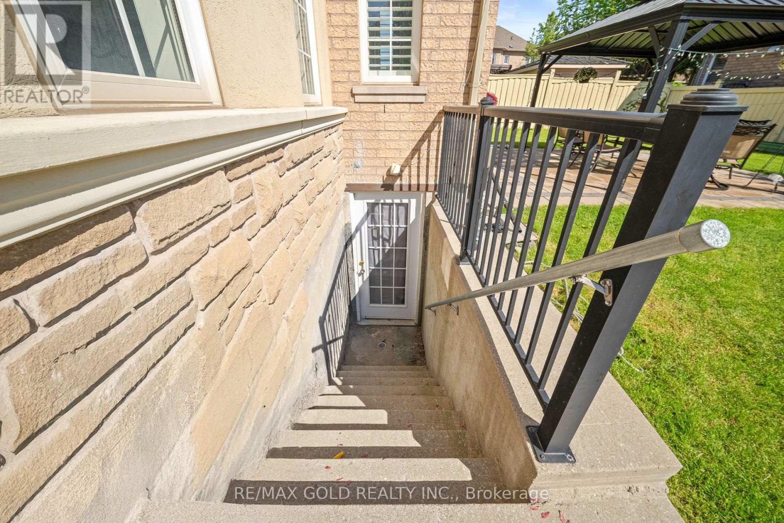 18 Hampton Springs Drive, Brampton, Ontario  L6P 2W4 - Photo 29 - W13214898