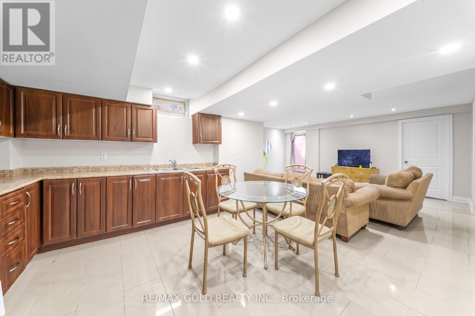 18 Hampton Springs Drive, Brampton, Ontario  L6P 2W4 - Photo 33 - W13214898