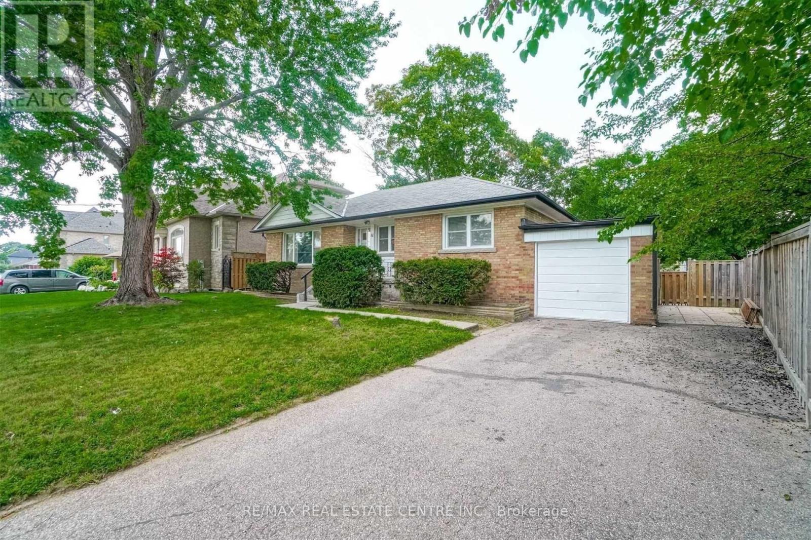 81 Dunbar Road, Mississauga, Ontario  L5B 1G5 - Photo 2 - W13214902
