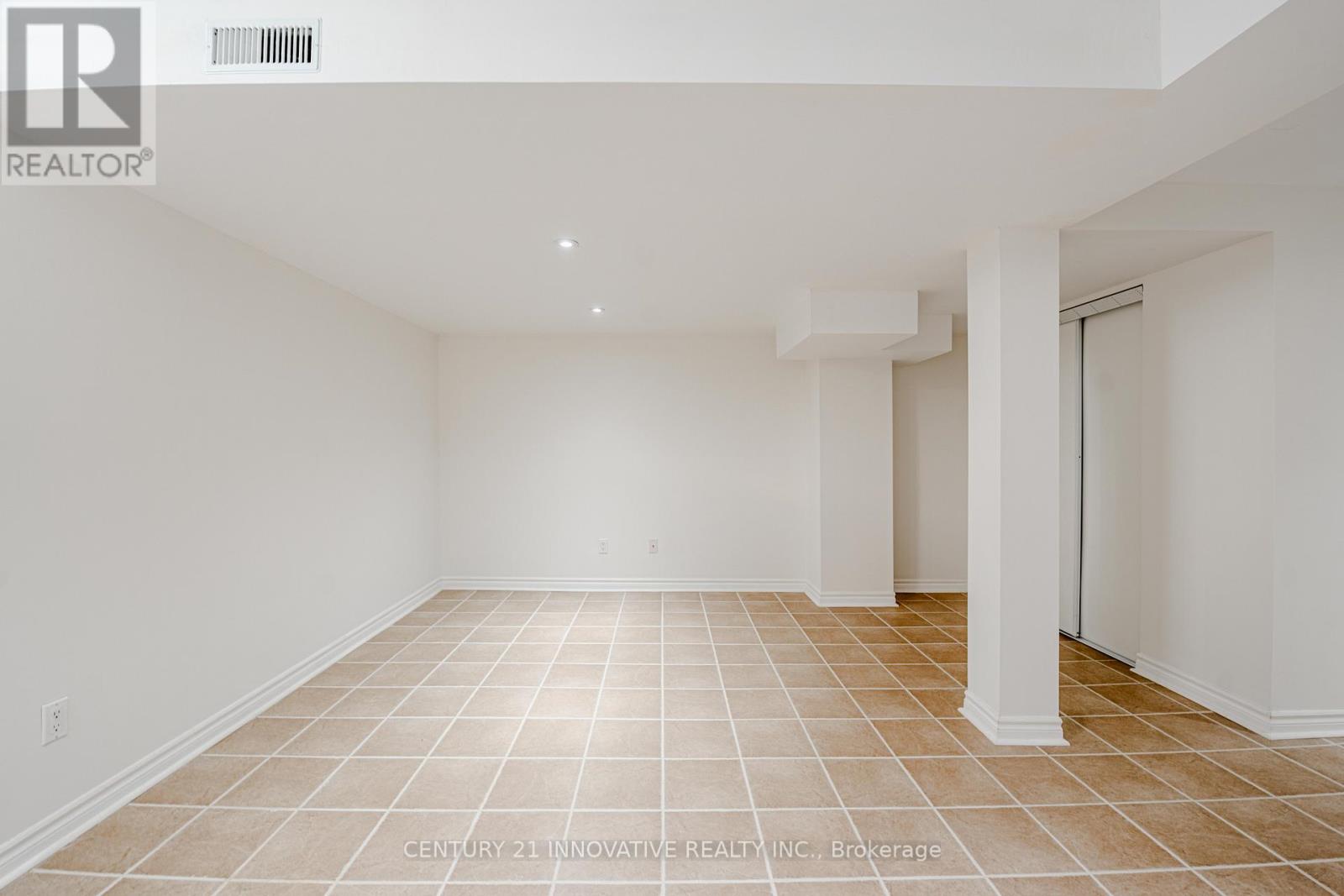 5648 Volpe Avenue, Mississauga, Ontario  L5V 3A6 - Photo 43 - W13214942