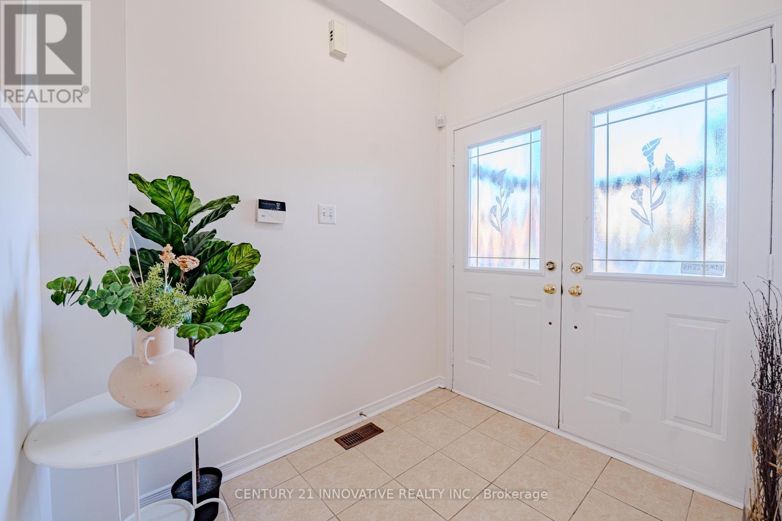 5648 Volpe Avenue, Mississauga, Ontario  L5V 3A6 - Photo 9 - W13214942