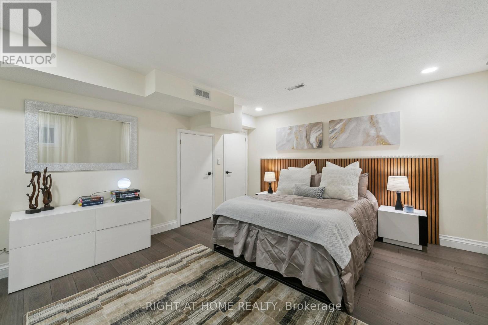 2069 Waterbridge Drive N, Burlington, Ontario  L7M 3W2 - Photo 41 - W13215002