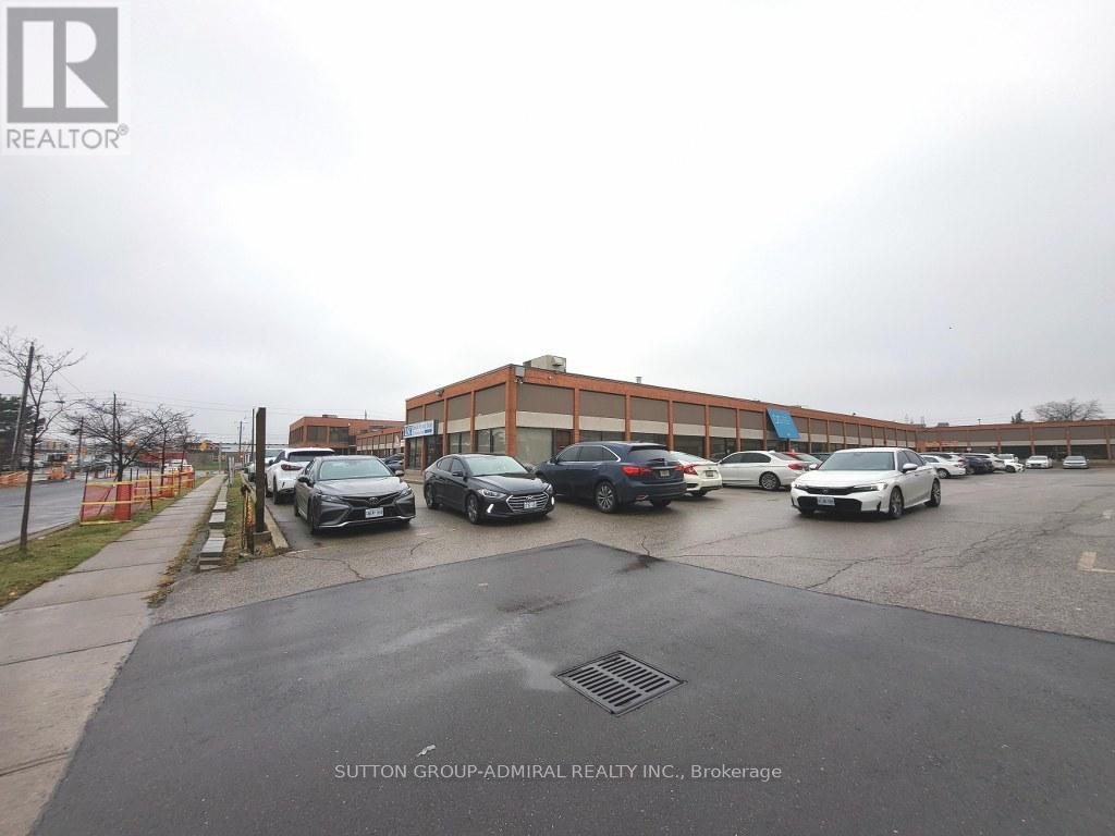 474 Champagne Drive, Toronto, Ontario  M3J 2T9 - Photo 30 - W13215012
