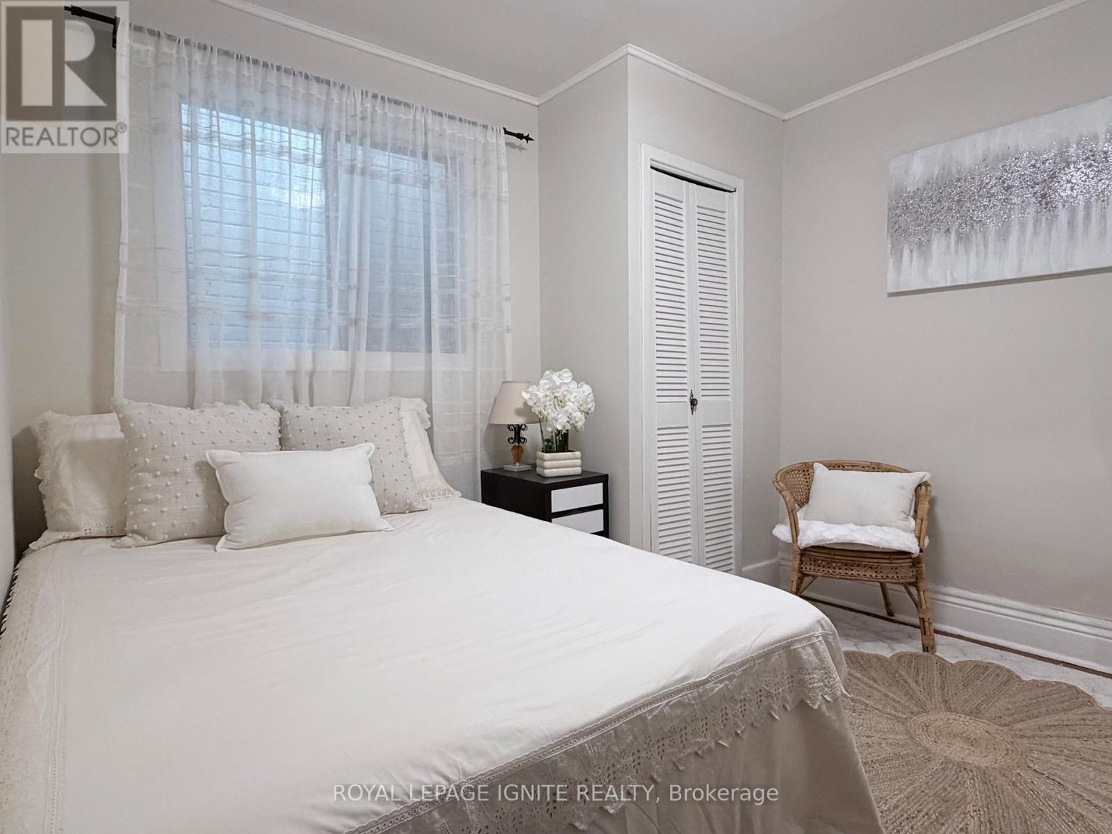 482 Mcroberts Avenue, Toronto, Ontario  M6E 4R4 - Photo 14 - W13215020