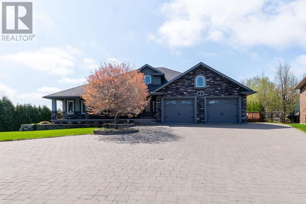 3 Landreville Drive, Sudbury, Ontario  P3A 0A1 - Photo 2 - 2128160