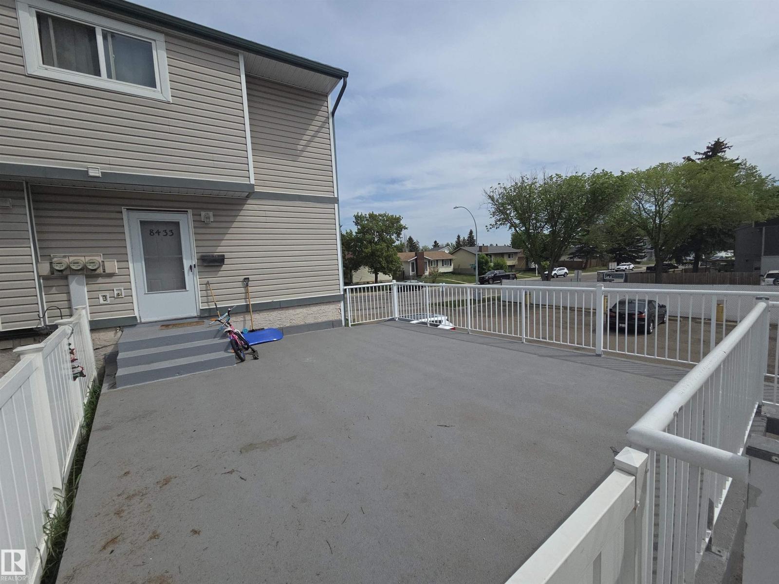 8433 29 AV NW, Edmonton, Alberta