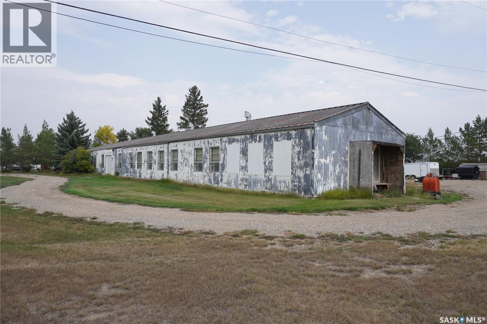 745-751 Victoria Street E, Moose Jaw, Saskatchewan  S6H 6A5 - Photo 3 - SK037611