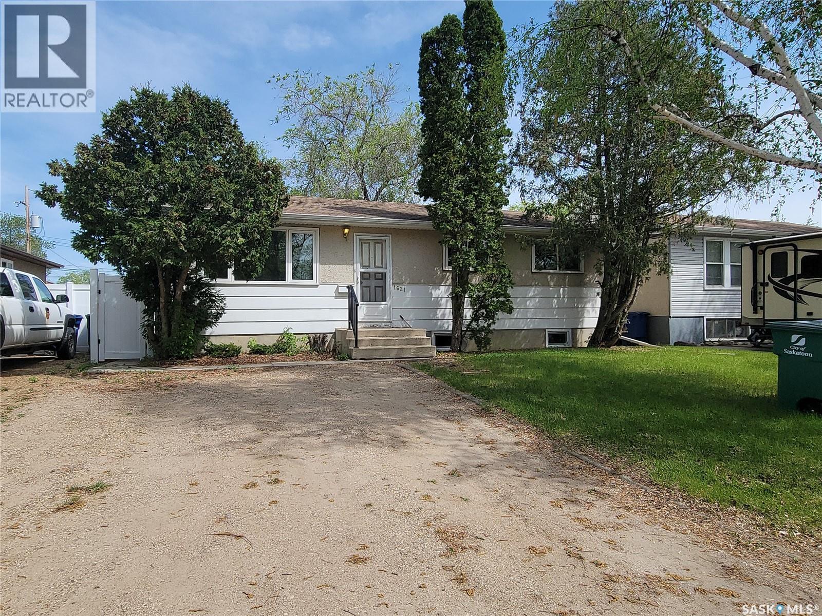 1621 Greig Avenue, Saskatoon, Saskatchewan  S7N 2K1 - Photo 1 - SK037530