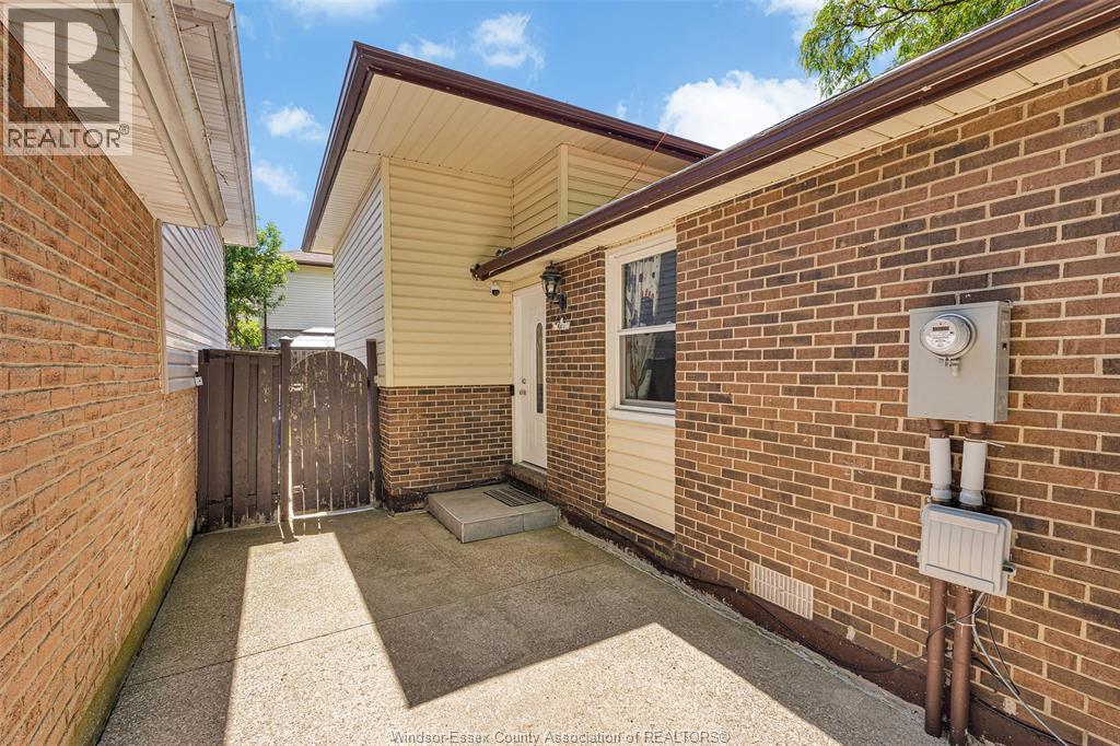8245 Enfield Place, Windsor, Ontario  N8S 4N2 - Photo 2 - 26012537