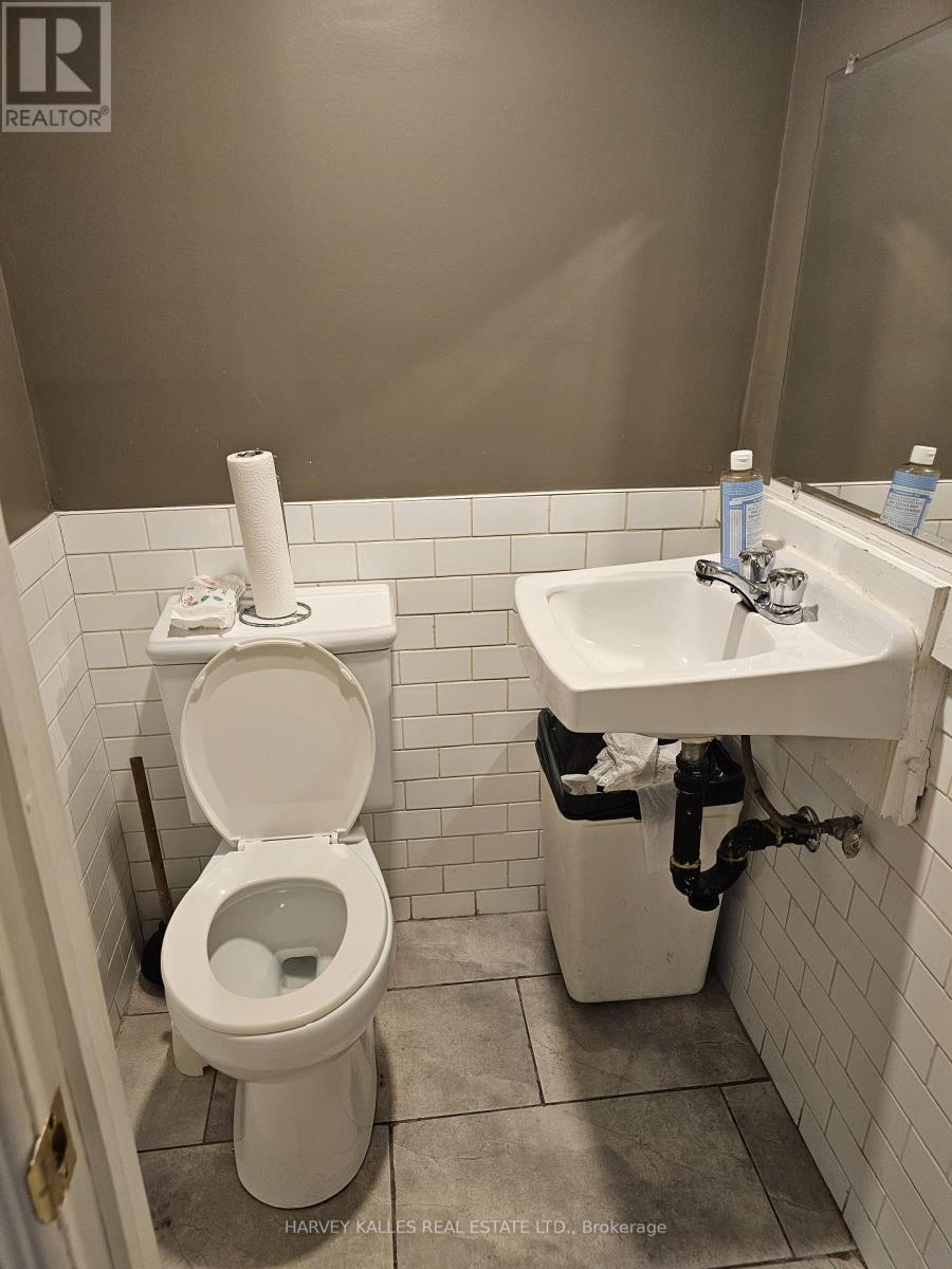 Ground Floor - 254 Augusta Avenue, Toronto, Ontario M5T 2L7 - Photo 9 - C13212586