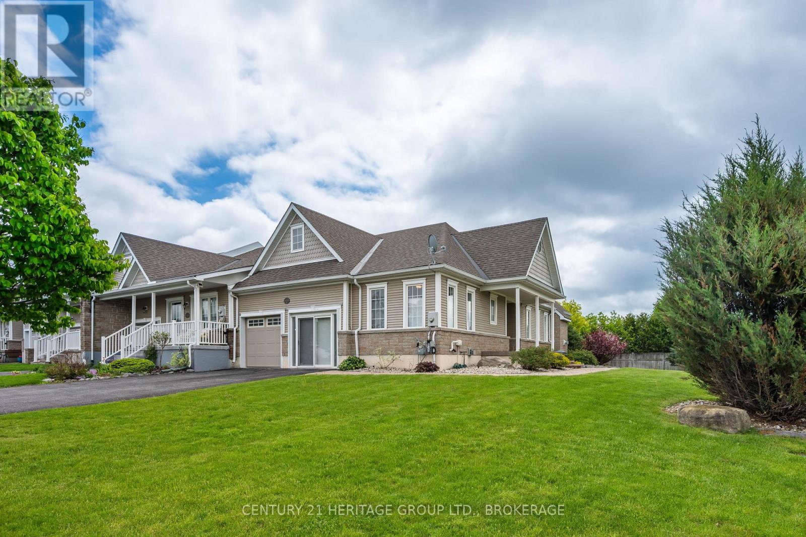 100 BRITANNIA CRESCENT, Loyalist, Ontario