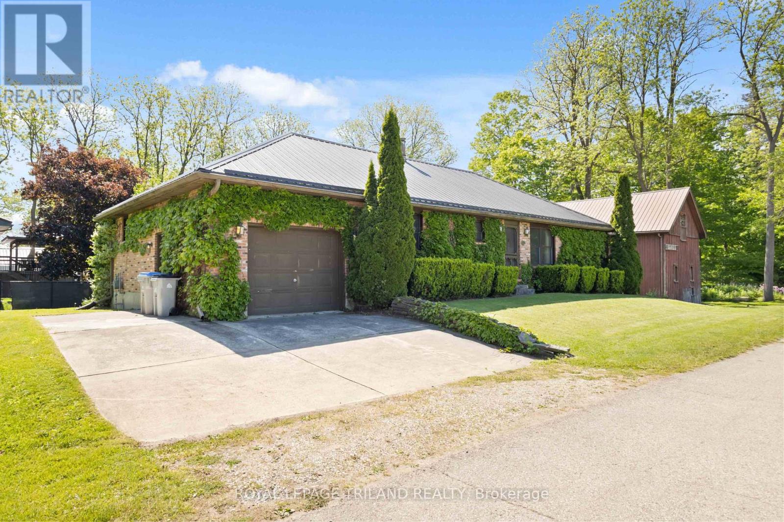 271 ANNA STREET, North Middlesex, Ontario